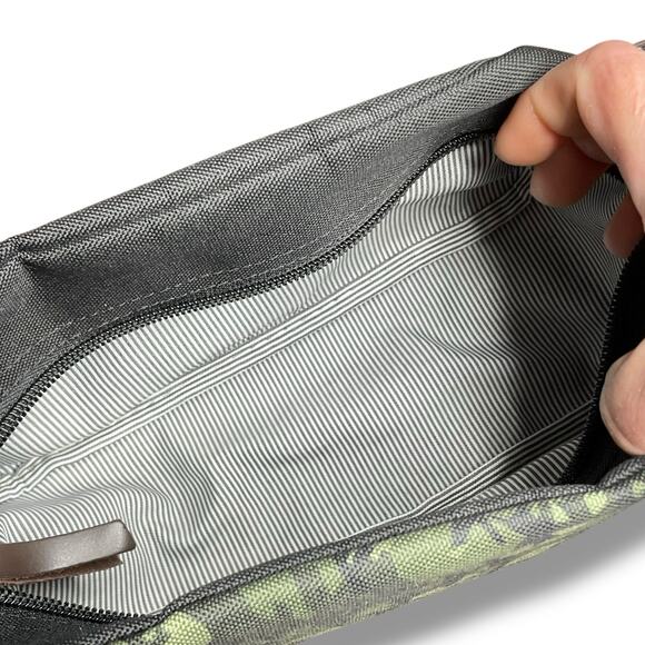 Timberland Core Canvas Travel Kit Toiletry Bag Groom Cosmetic Makeup Dopp Camo - Picture 6 of 12